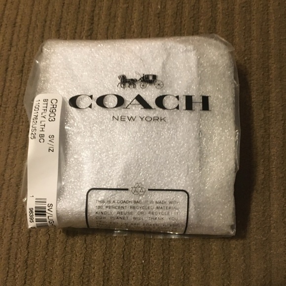 Coach butterfly bag charm nwt in packaging - Picture 2 of 3